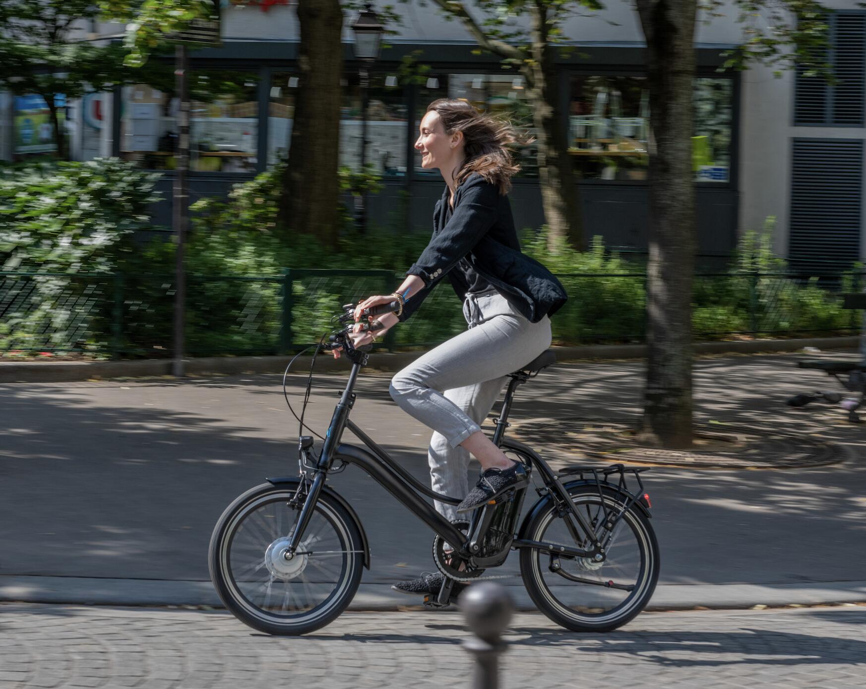 Vélo électrique urbain 20″ | Vitesse automatique | Aluminium | Cadre bas